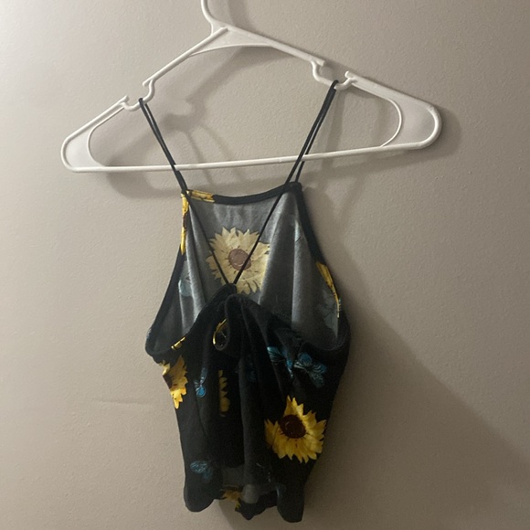 A crop top with a cross back. - Picture 2 of 2